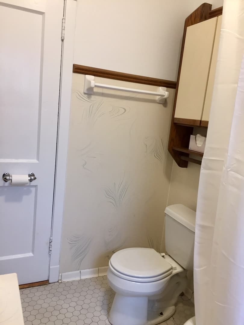Madison Apartment: 10 E. Gorham St.