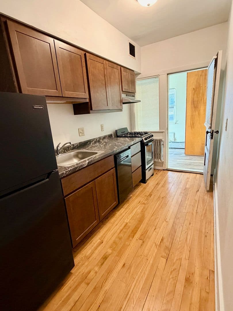 Madison Apartment: 10 E. Gorham St.