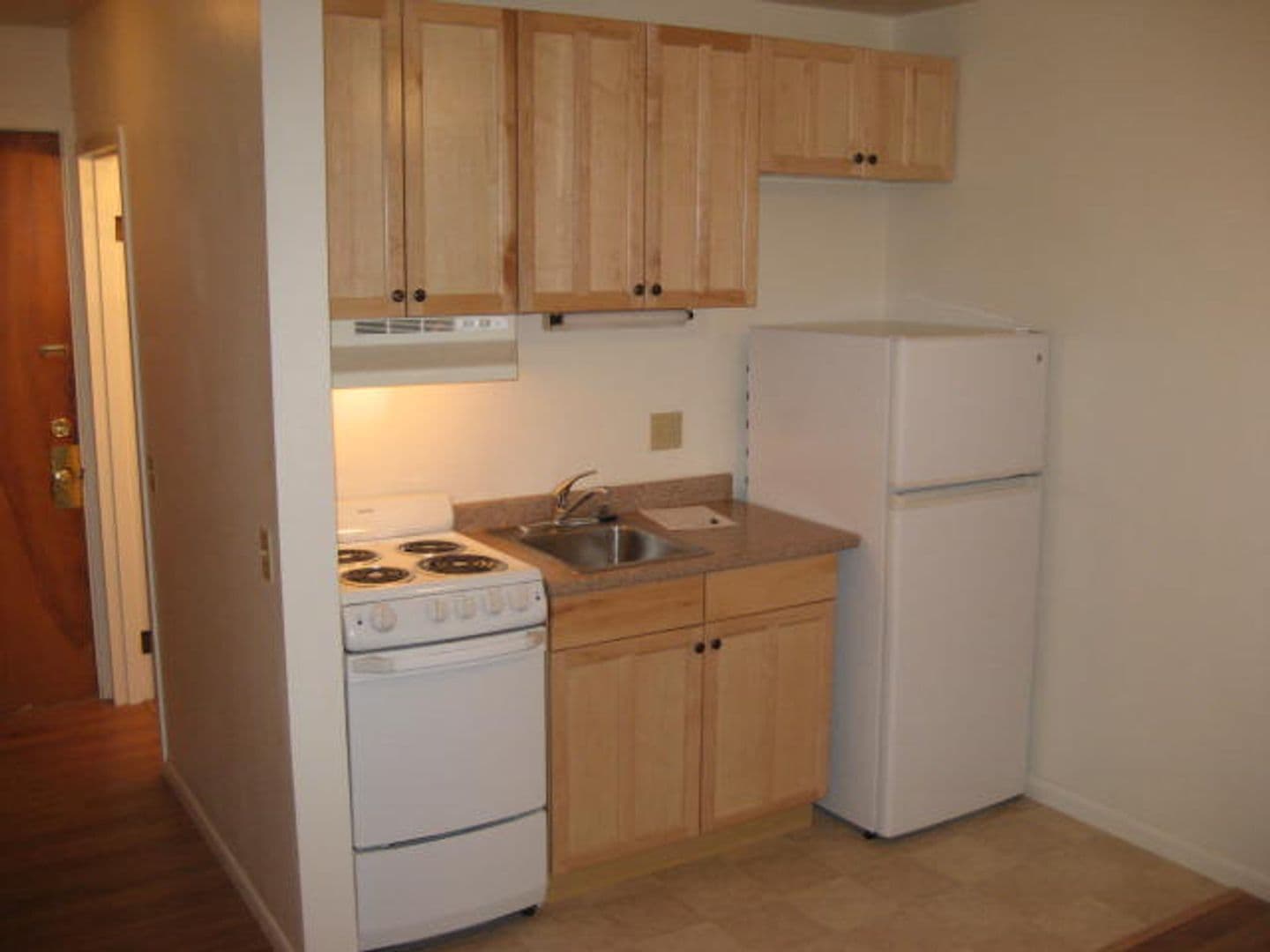 Madison Apartment: 16 E. Gorham St.