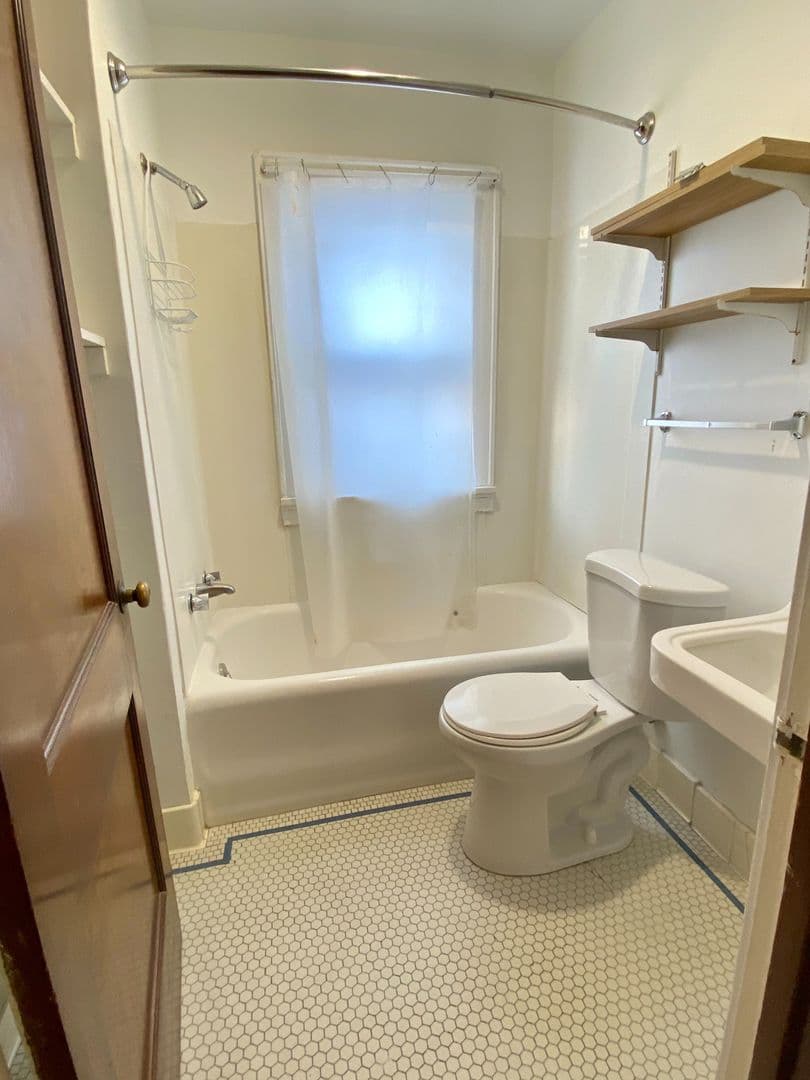 Madison Apartment: 450 N. Few St.
