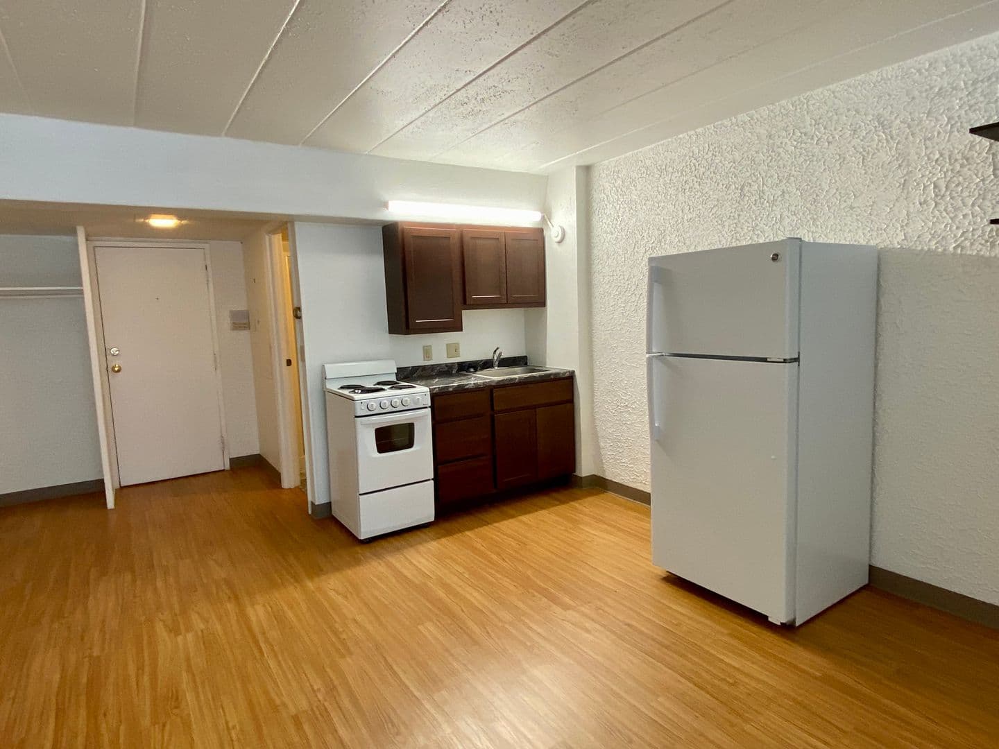 Madison Apartment: 140 W. Gorham St.