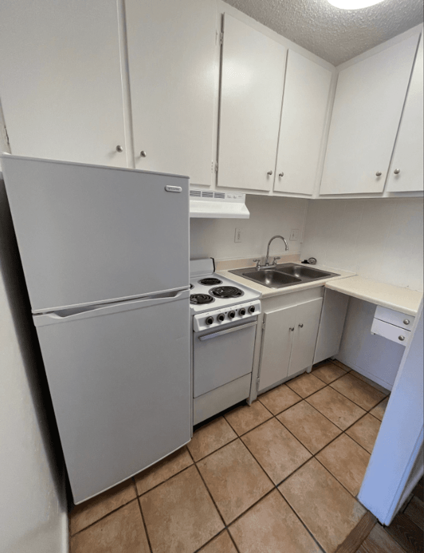 Lubbock Apartment: 4213 18th Street
