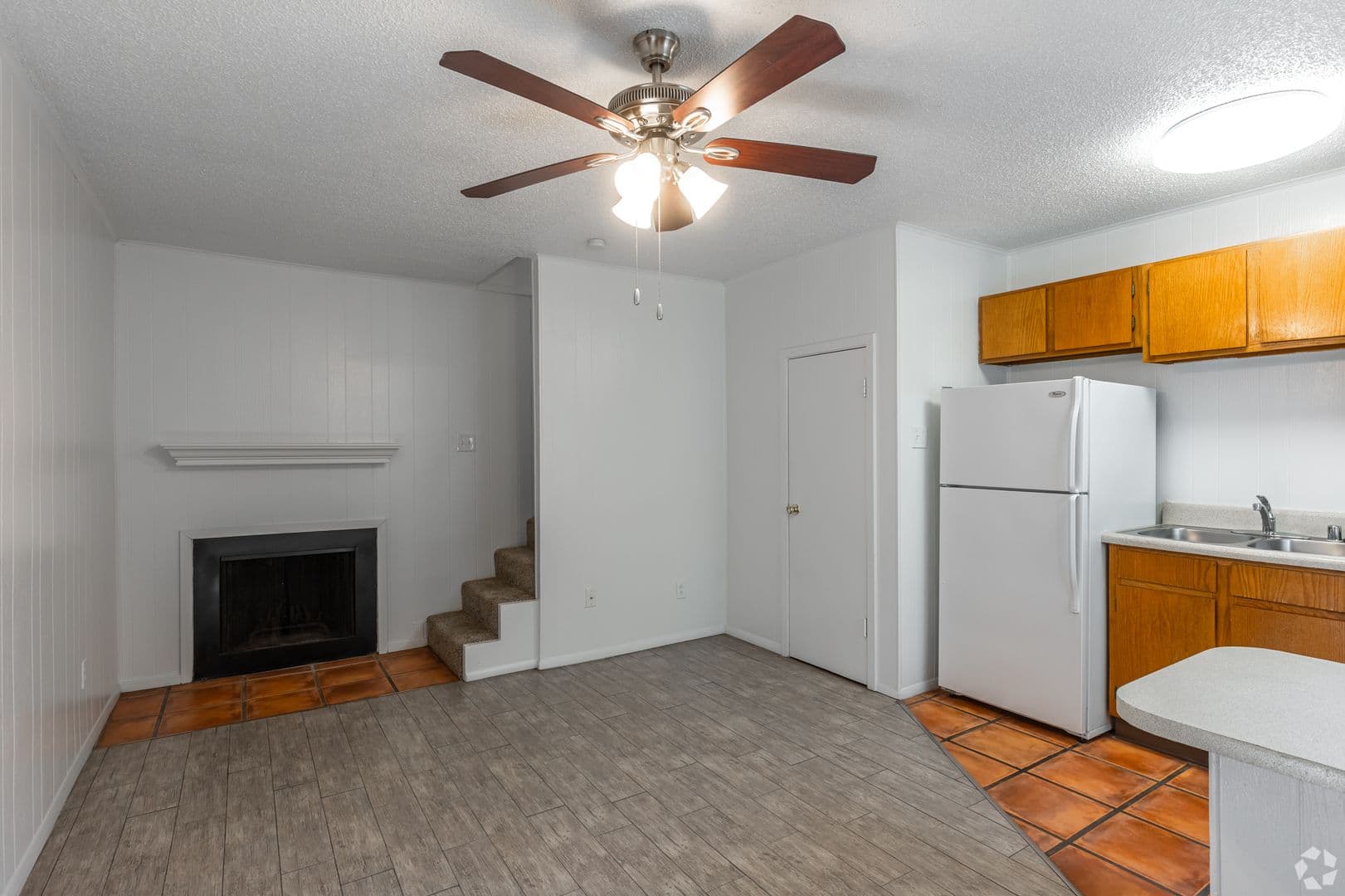 Lubbock Apartment: 4213 18th Street