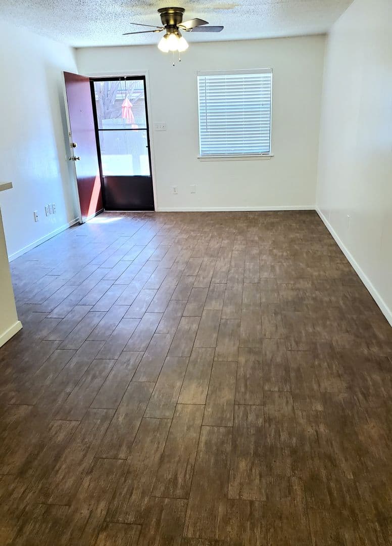 Lubbock Apartment: 4314 16th Street