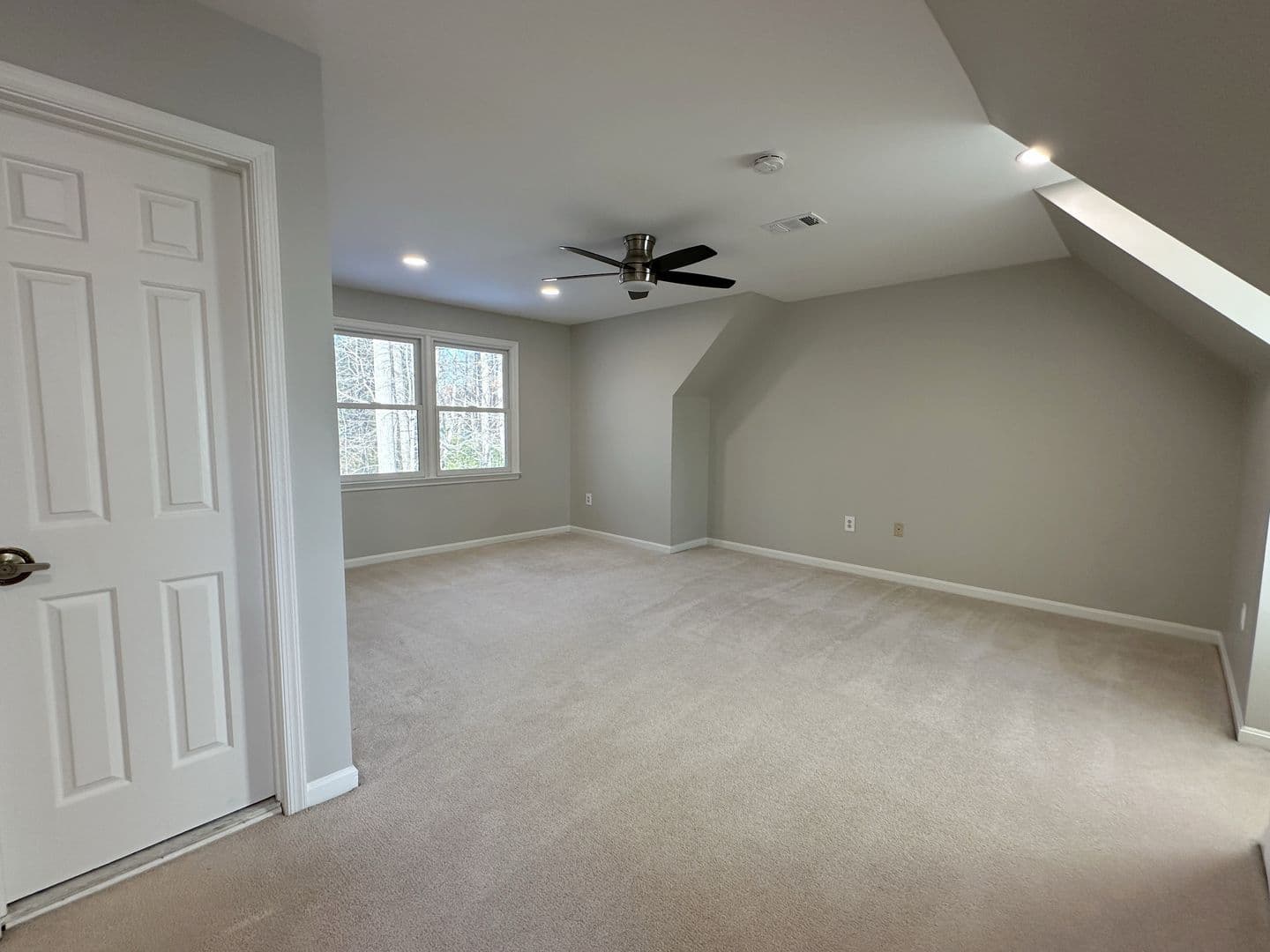 Great Falls House: 11560 Holly Briar Lane