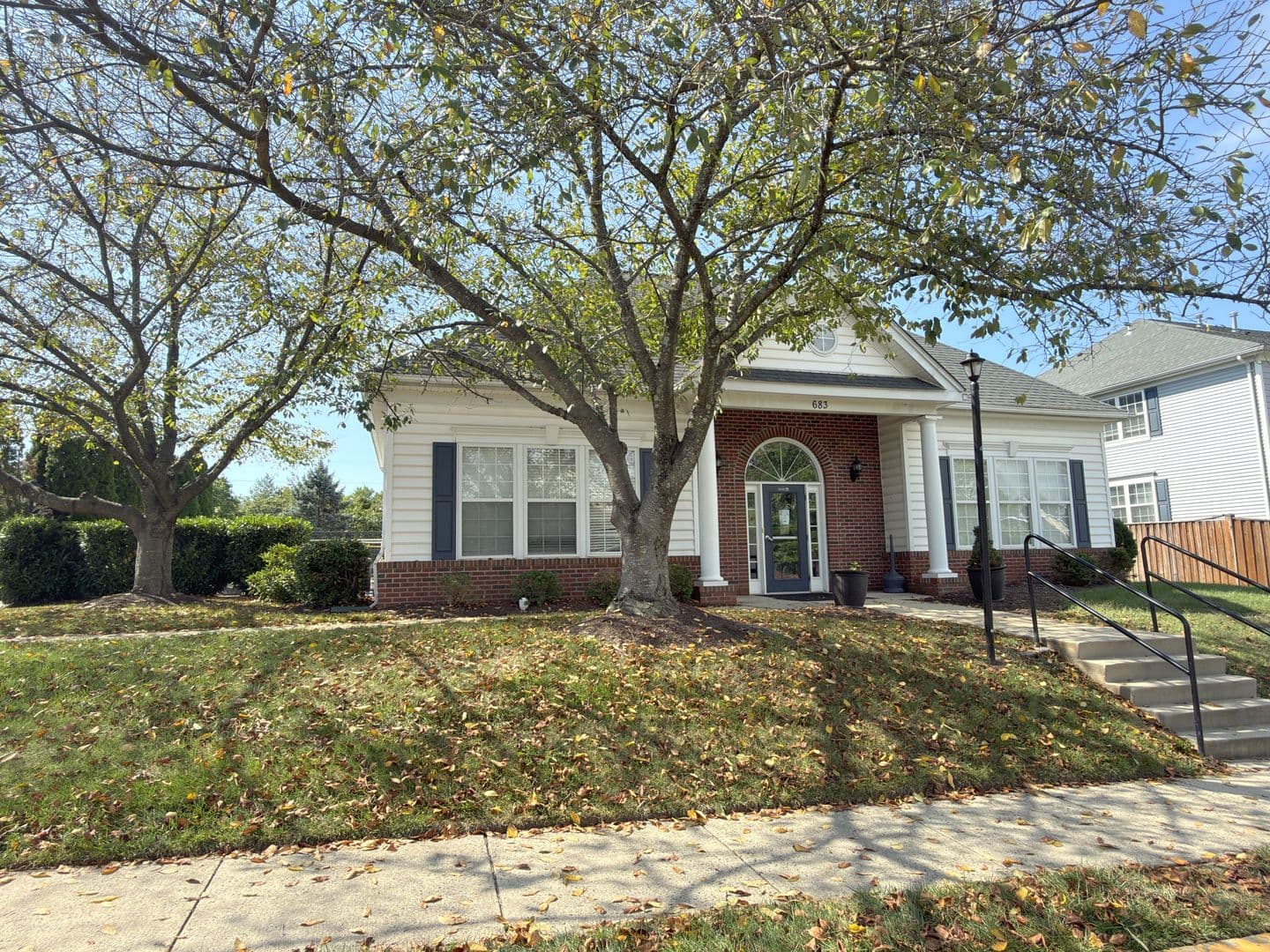 Leesburg Condo: 675 CONSTELLATION SQ SE