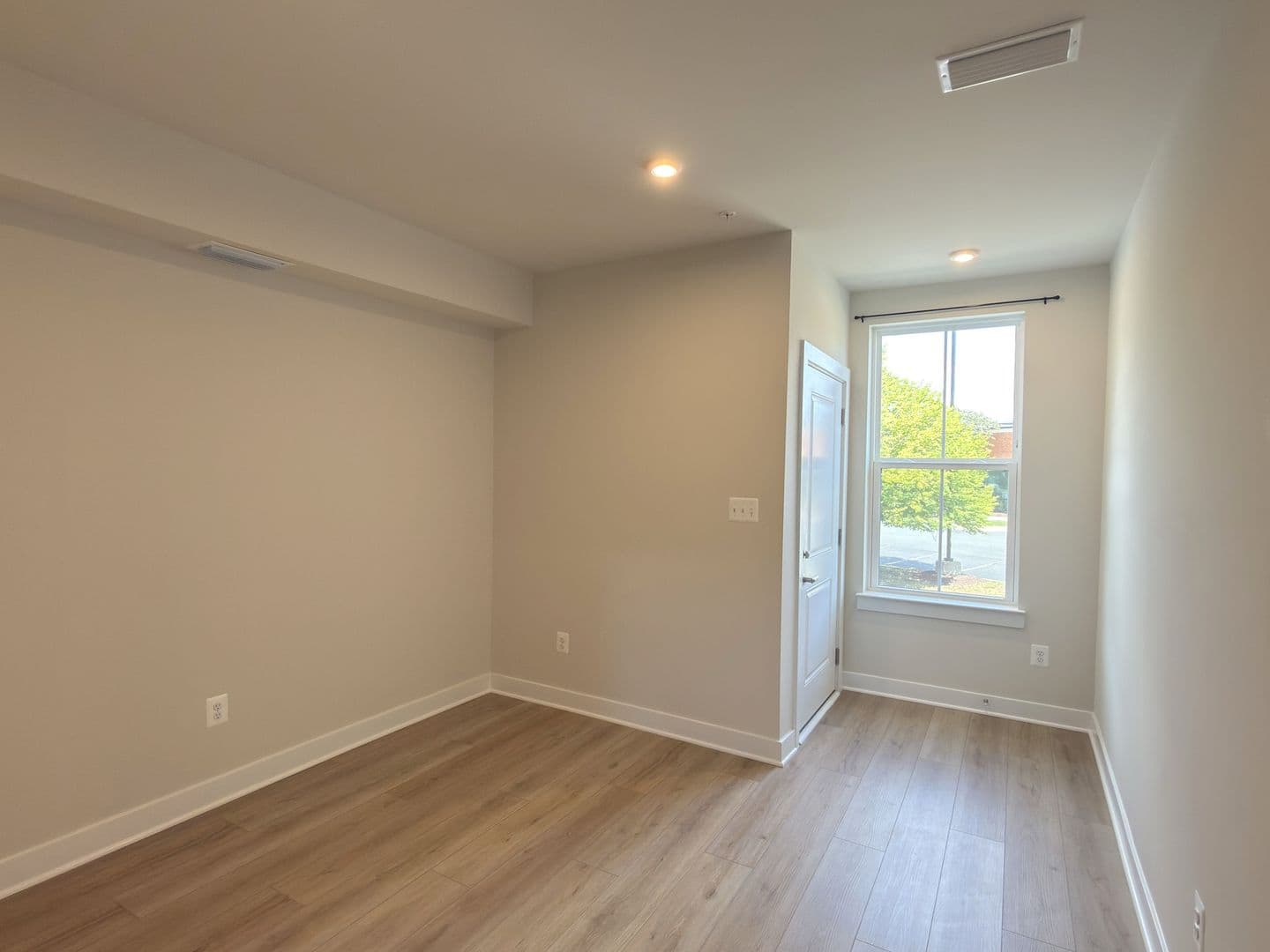 Chantilly Condo: 14441 Albemarle Point Pl