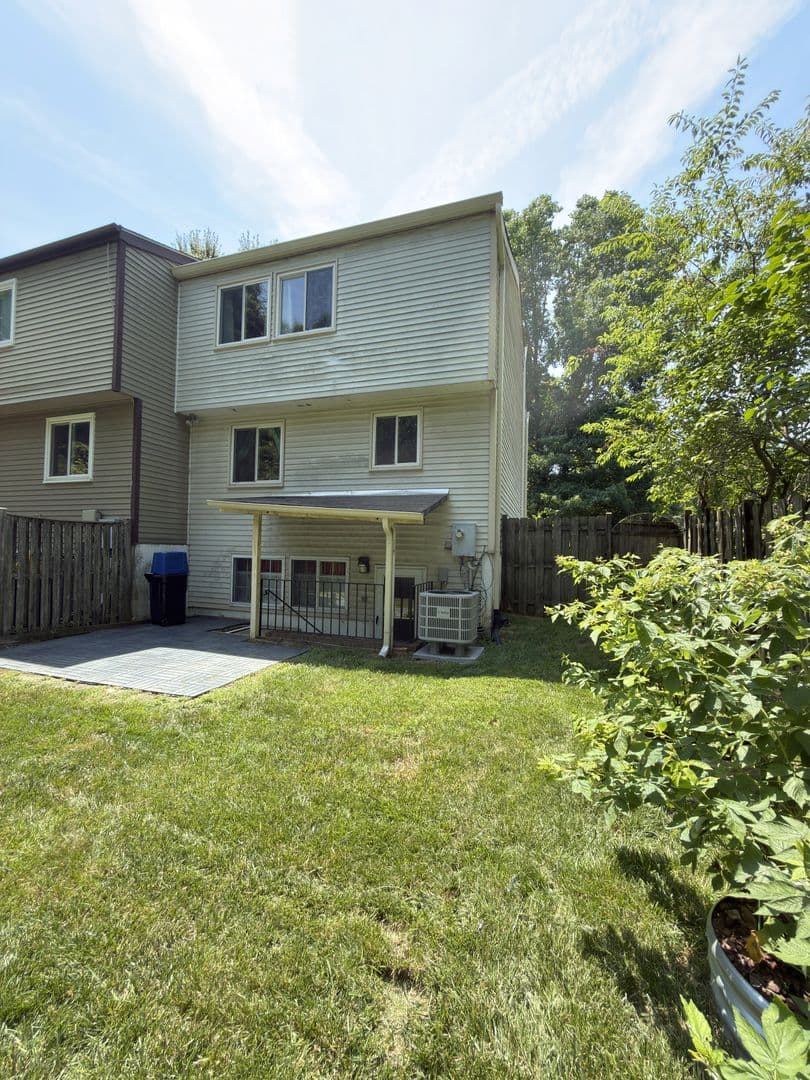Fairfax Townhome: 5519 Inverness Woods Ct