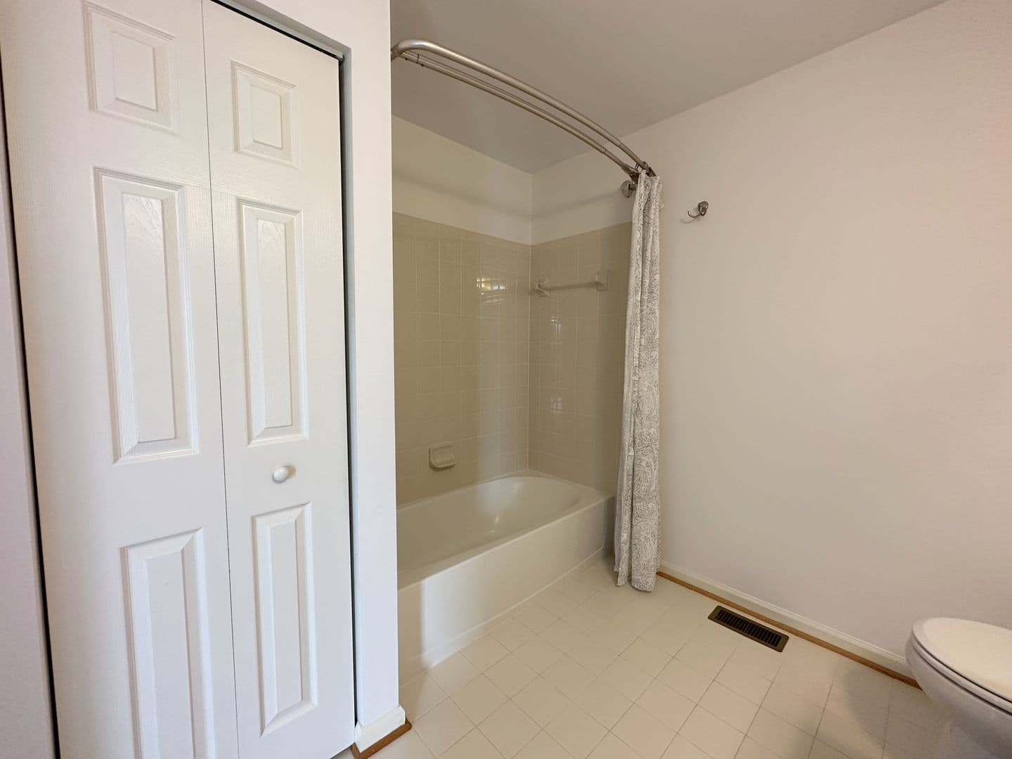 Bristow House: 13758 Restina Rd