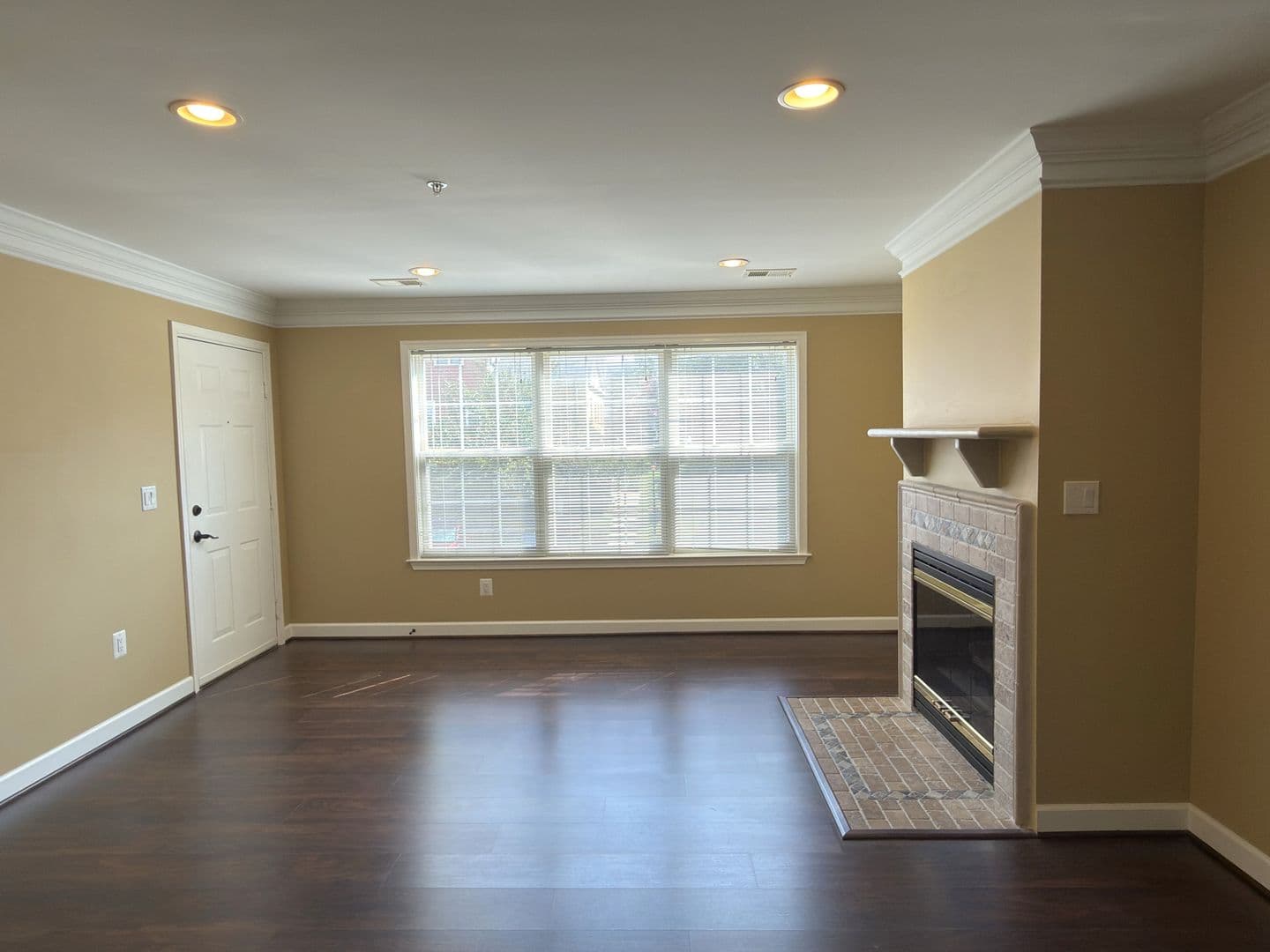 Leesburg Condo: 675 CONSTELLATION SQ SE