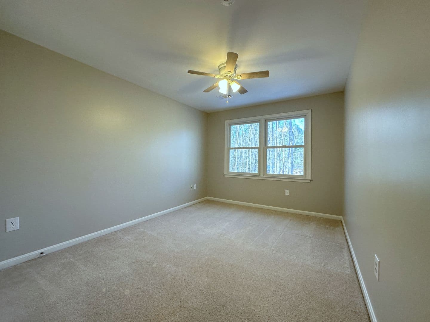 Great Falls House: 11560 Holly Briar Lane