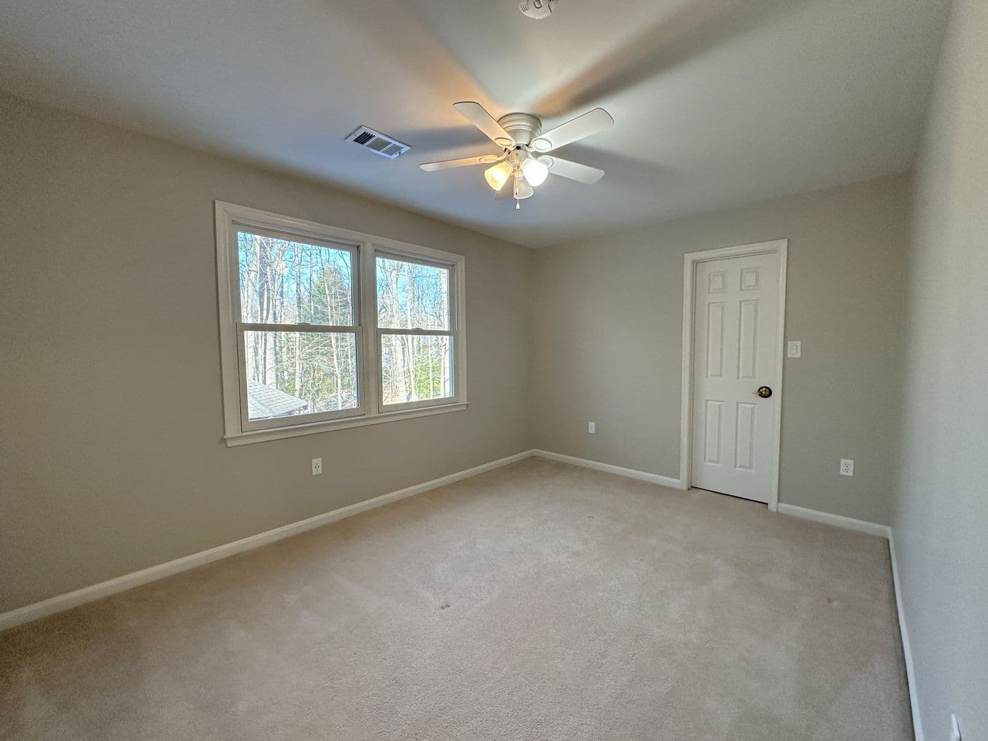 Great Falls House: 11560 Holly Briar Lane