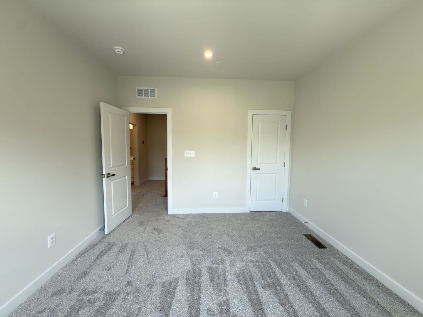 Chantilly Condo: 14441 Albemarle Point Pl