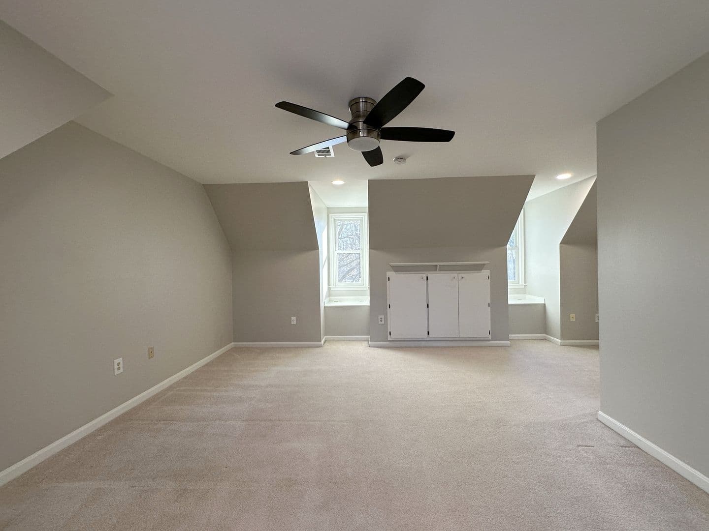 Great Falls House: 11560 Holly Briar Lane