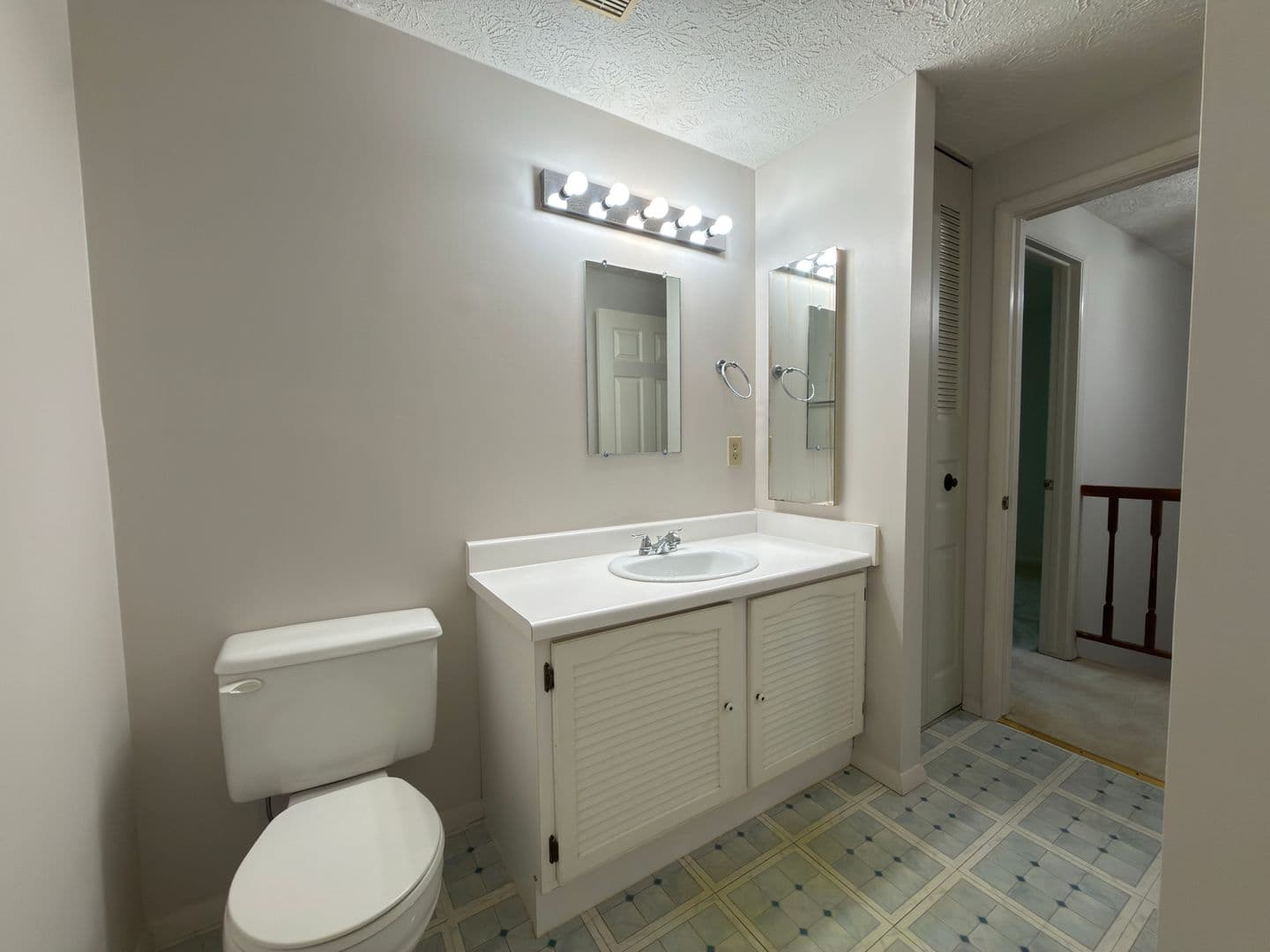 Fairfax Townhome: 5519 Inverness Woods Ct