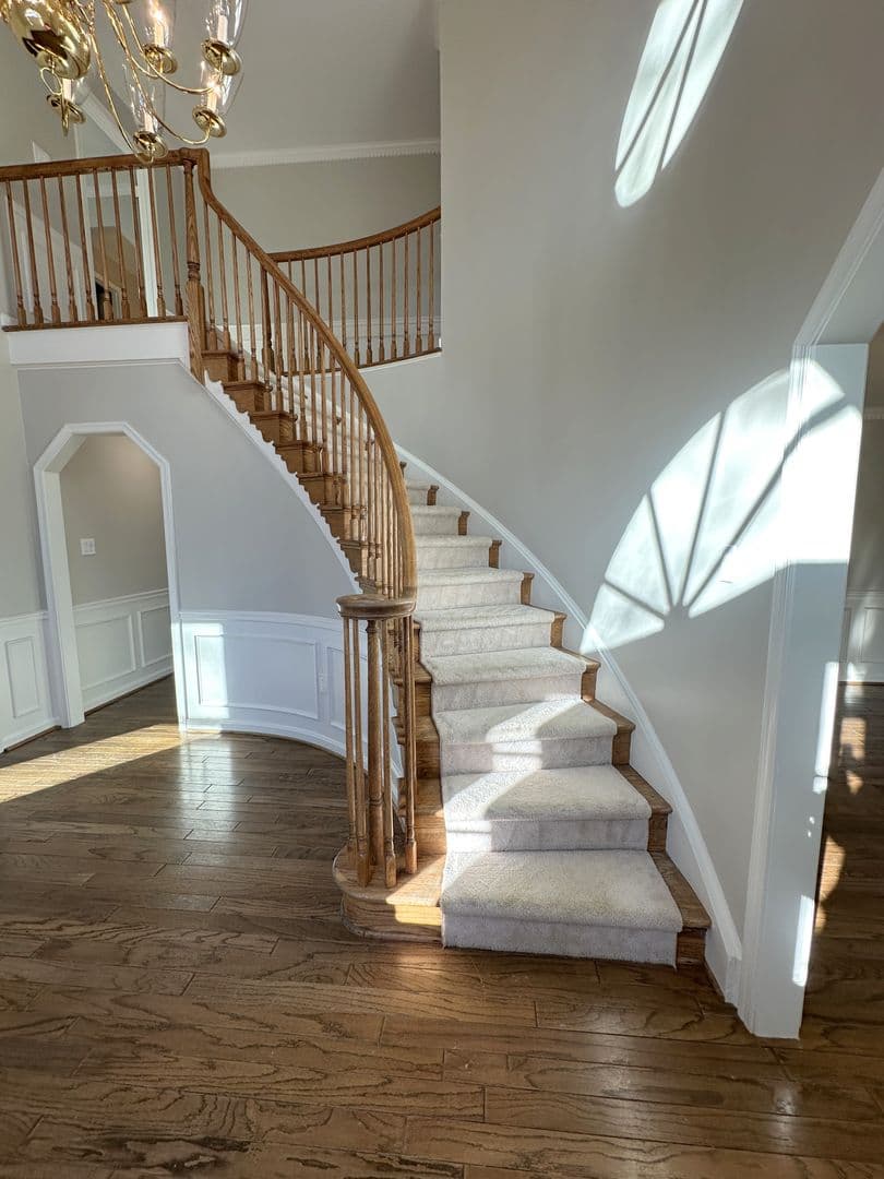Great Falls House: 11560 Holly Briar Lane