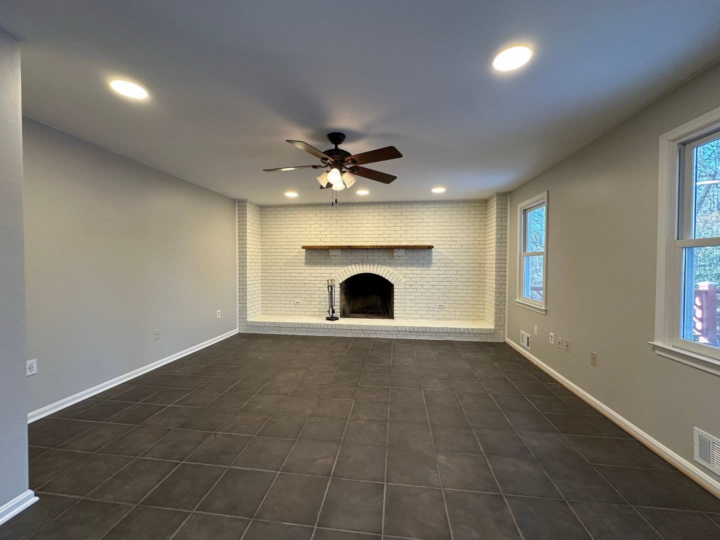 Great Falls House: 11560 Holly Briar Lane