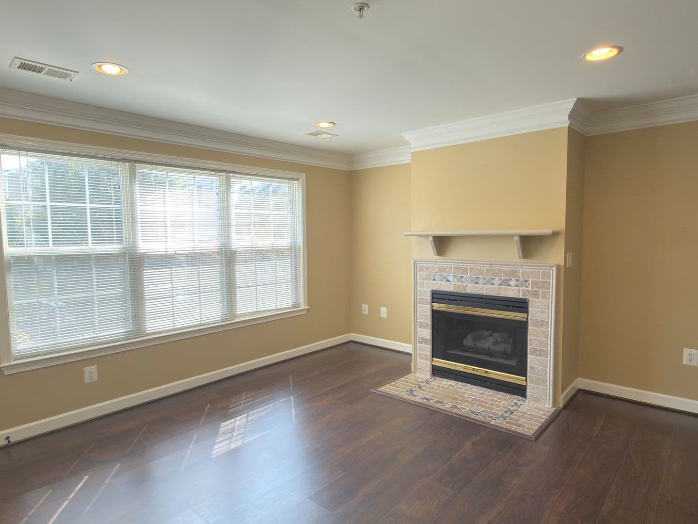 Leesburg Condo: 675 CONSTELLATION SQ SE