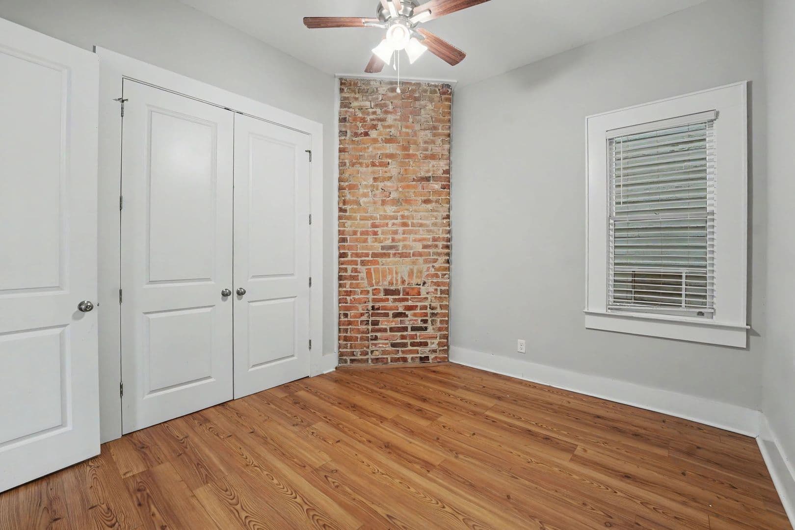 Savannah Apartment: 311 W 39th St