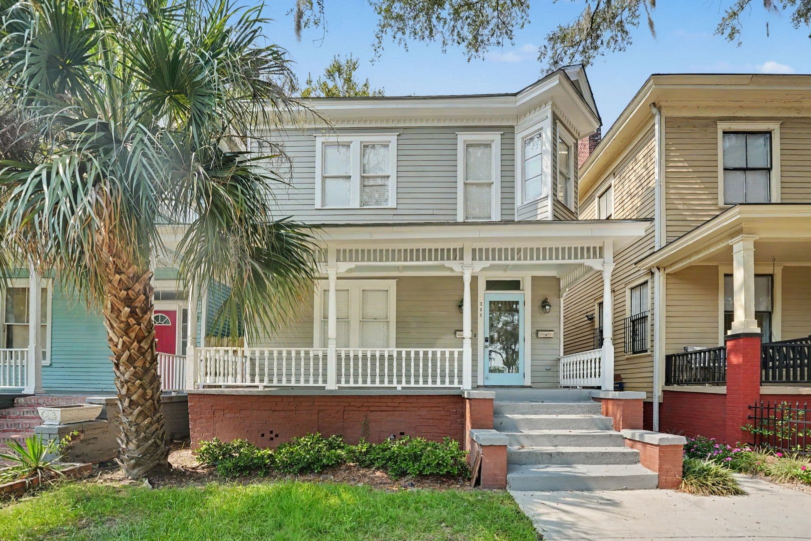 Savannah Apartment: 311 W 39th St