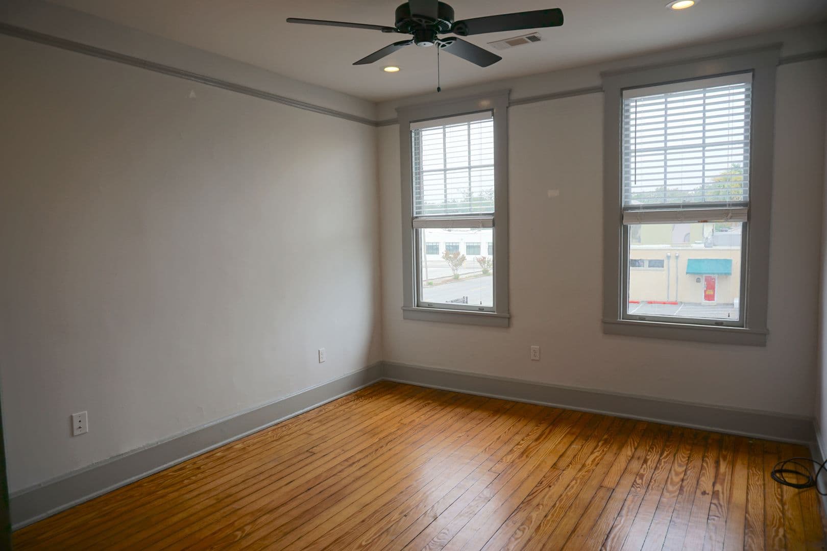 Savannah Apartment: 2411 Habersham St