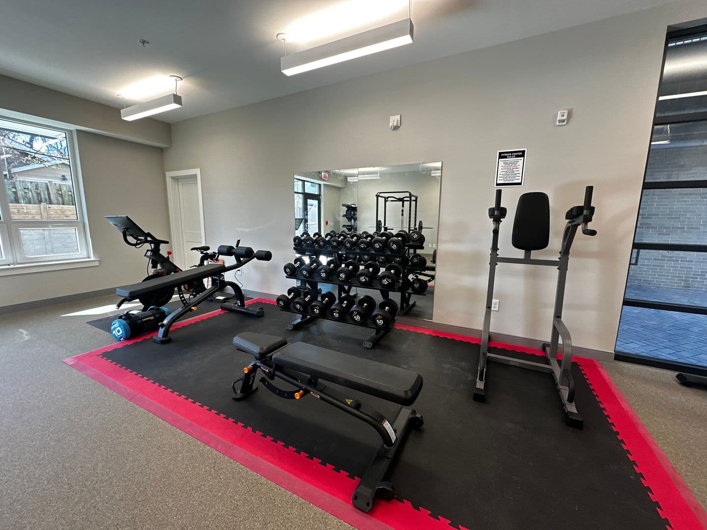 Savannah Apartment: 601 East 39th St