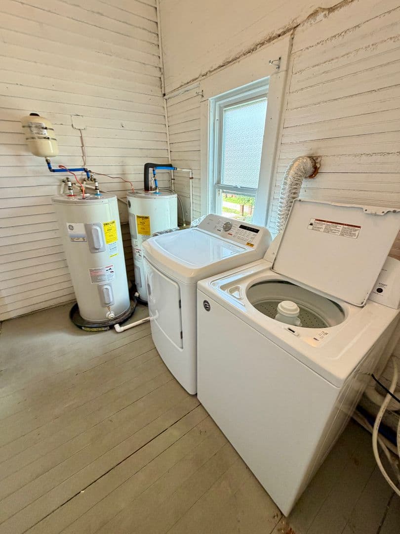 Savannah Apartment: 1016 E Anderson St