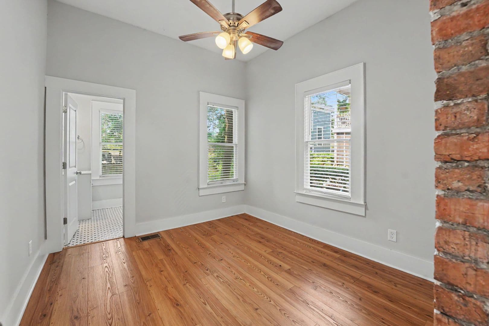 Savannah Apartment: 311 W 39th St