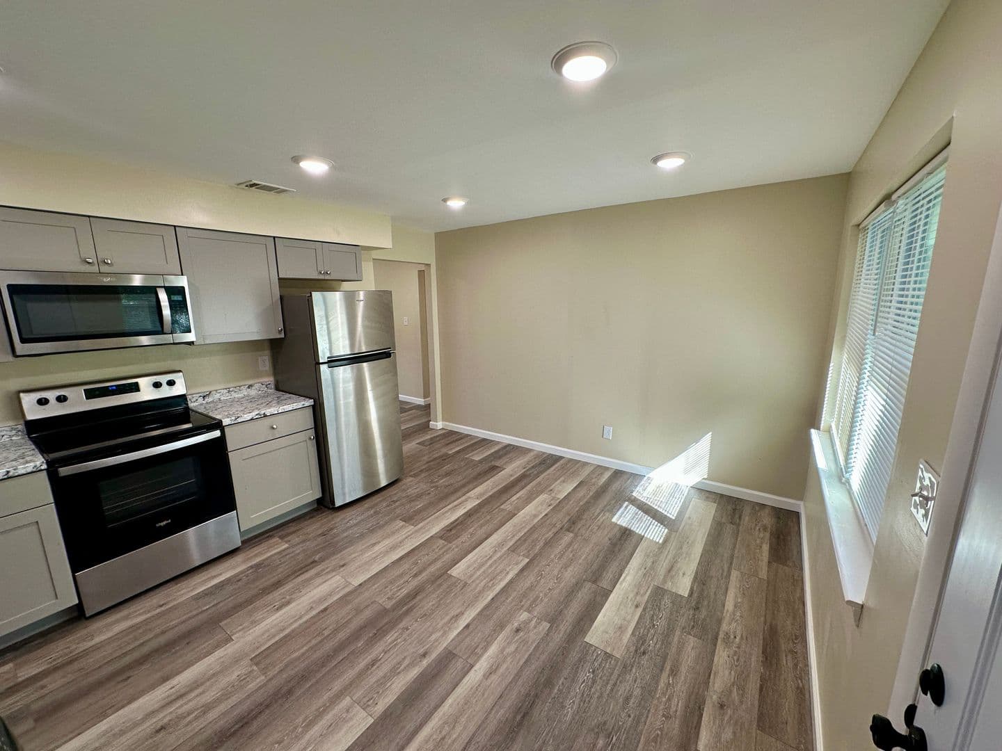 Savannah Apartment: 108 Woodhouse Lane