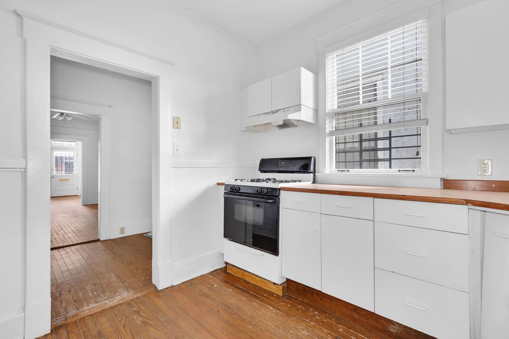 Savannah House: 2234 Whitaker Street