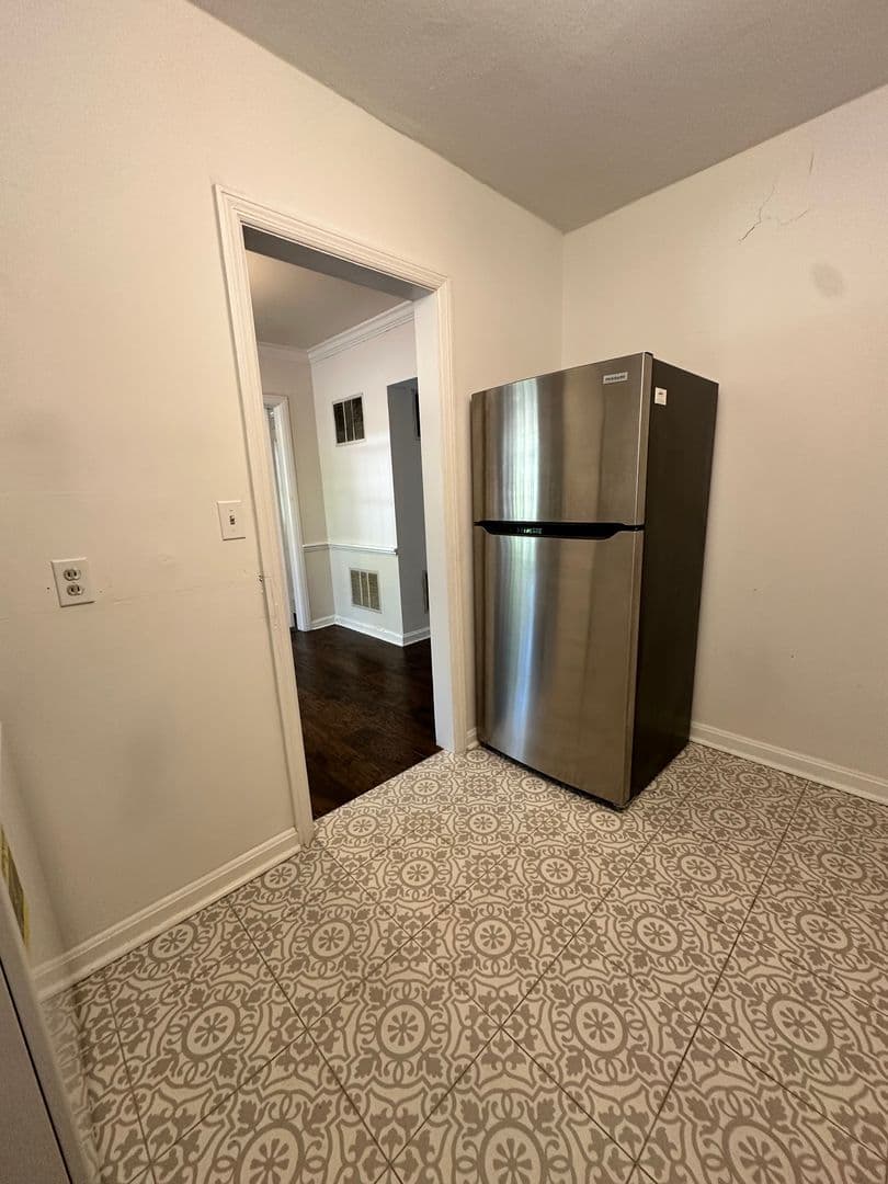 Savannah Apartment: 3411 Bull St