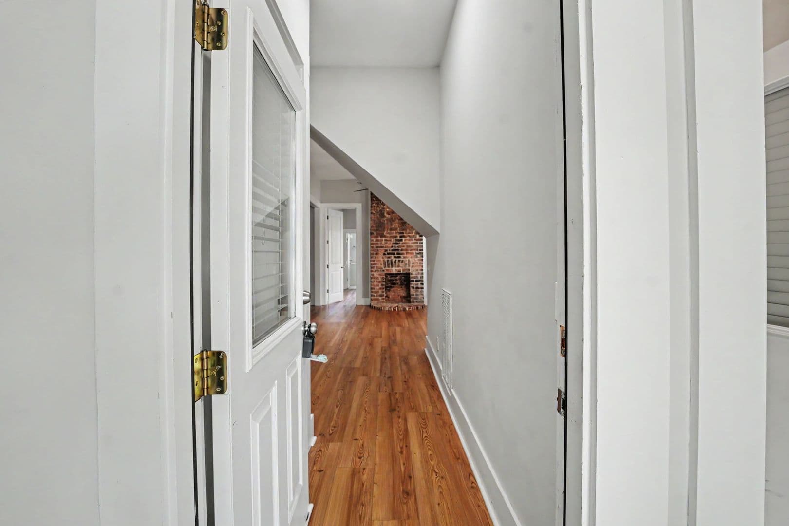 Savannah Apartment: 311 W 39th St