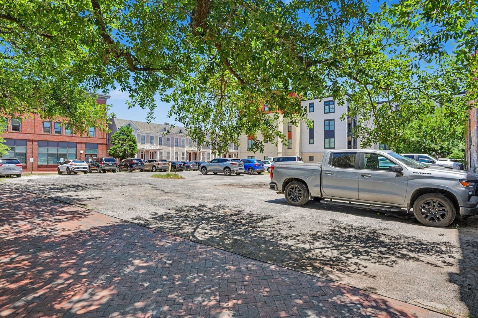 Savannah Condo: 420 Minis St