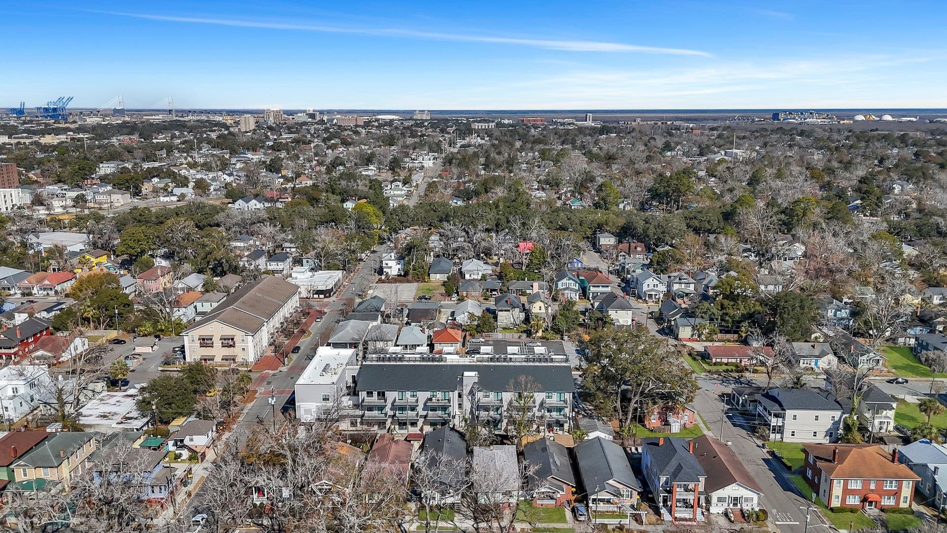 Savannah Apartment: 601 East 39th St