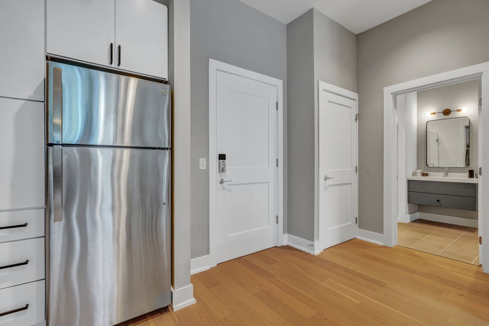 Savannah Apartment: 601 East 39th St