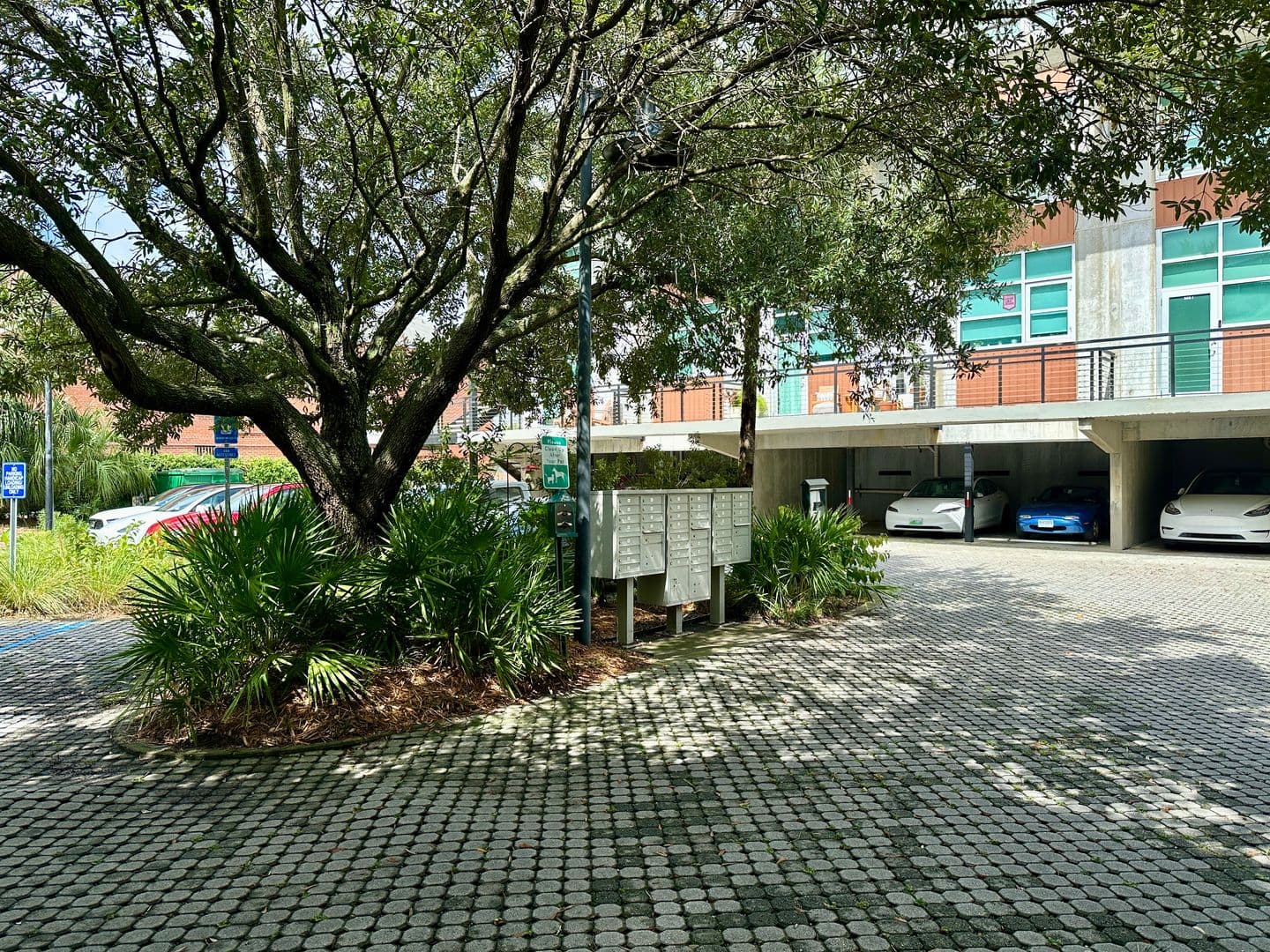 Savannah Condo: 536 Selma St