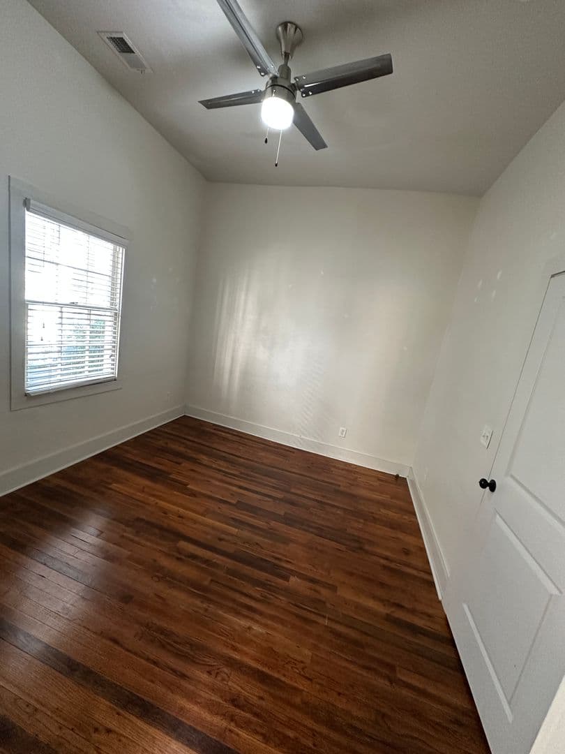 Savannah House: 614 E. Henry Street