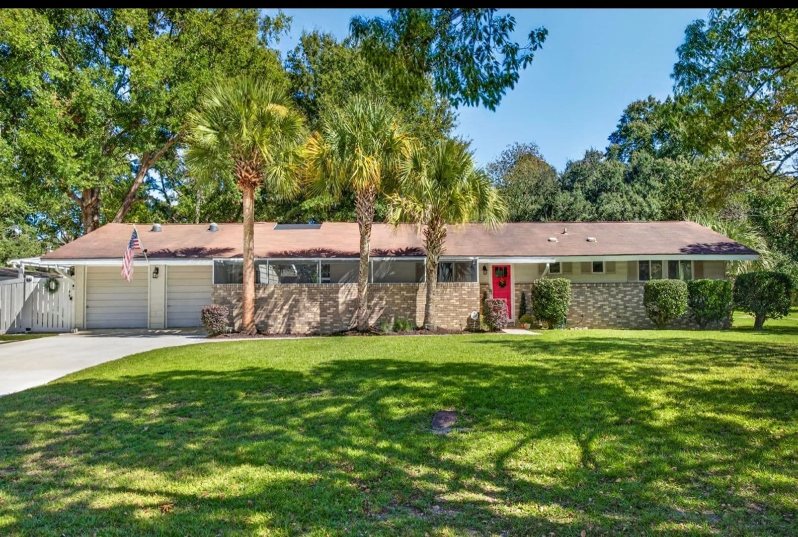 Savannah House: 1 Joyce Ct.