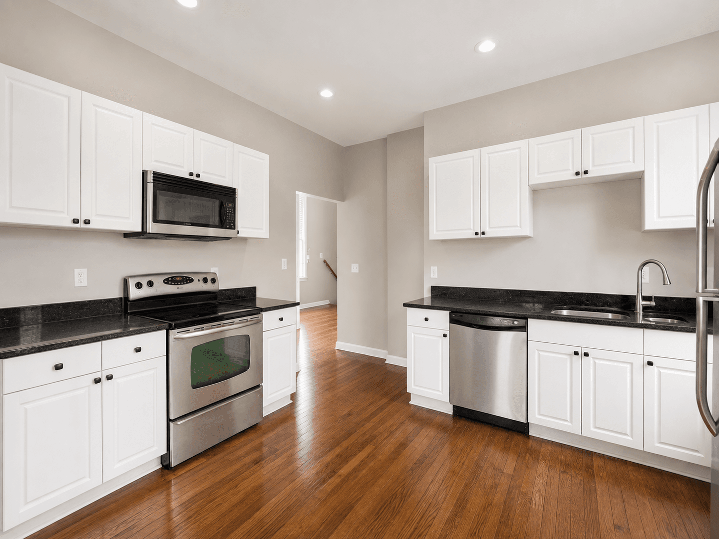 Savannah House: 1502 Price St Unit B