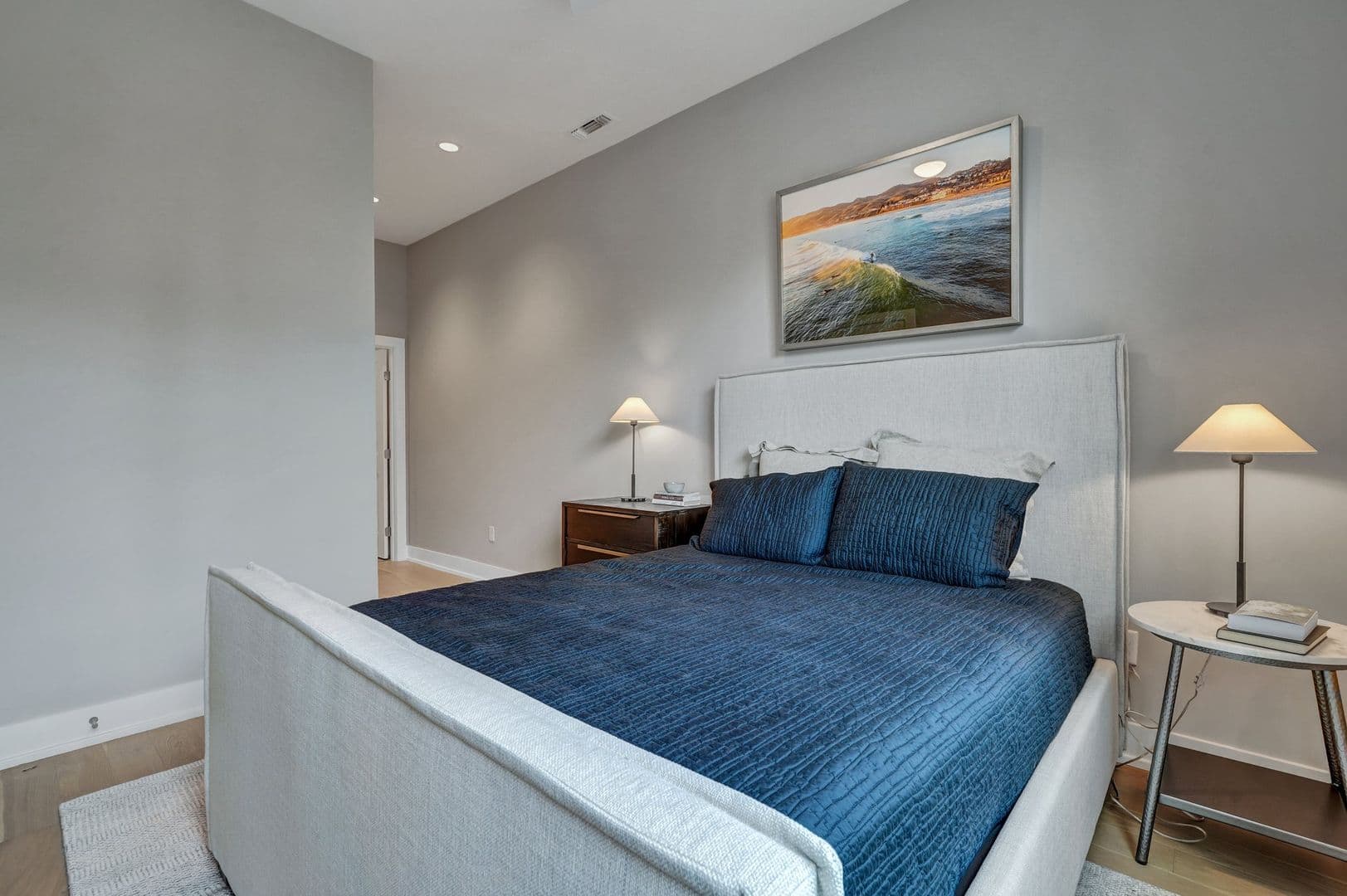 Savannah Apartment: 601 East 39th St
