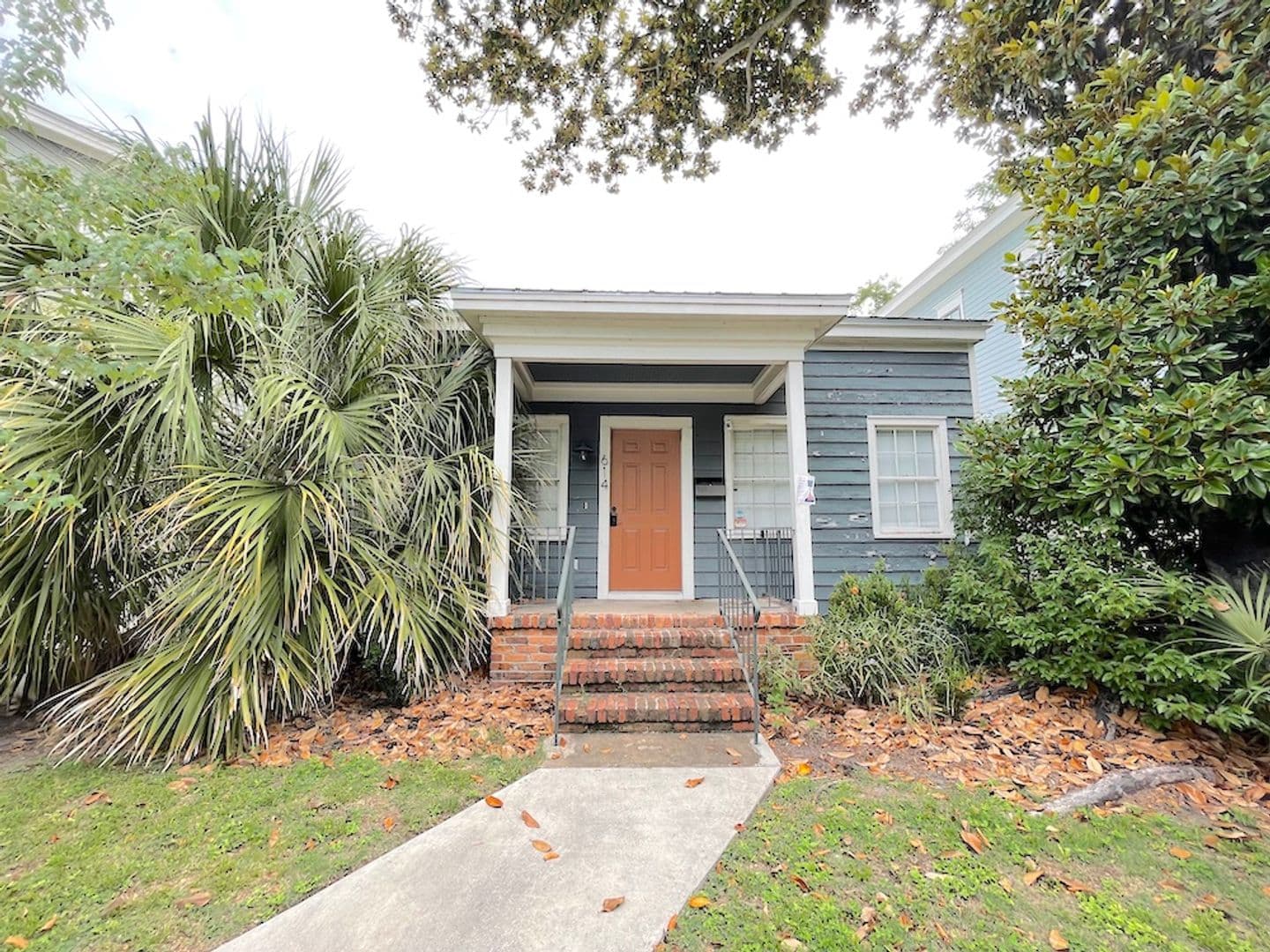 Savannah House: 614 E. Henry Street