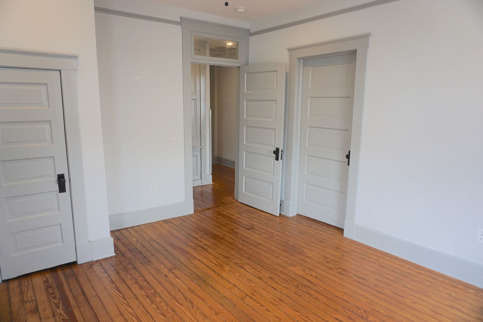 Savannah Apartment: 2411 Habersham St