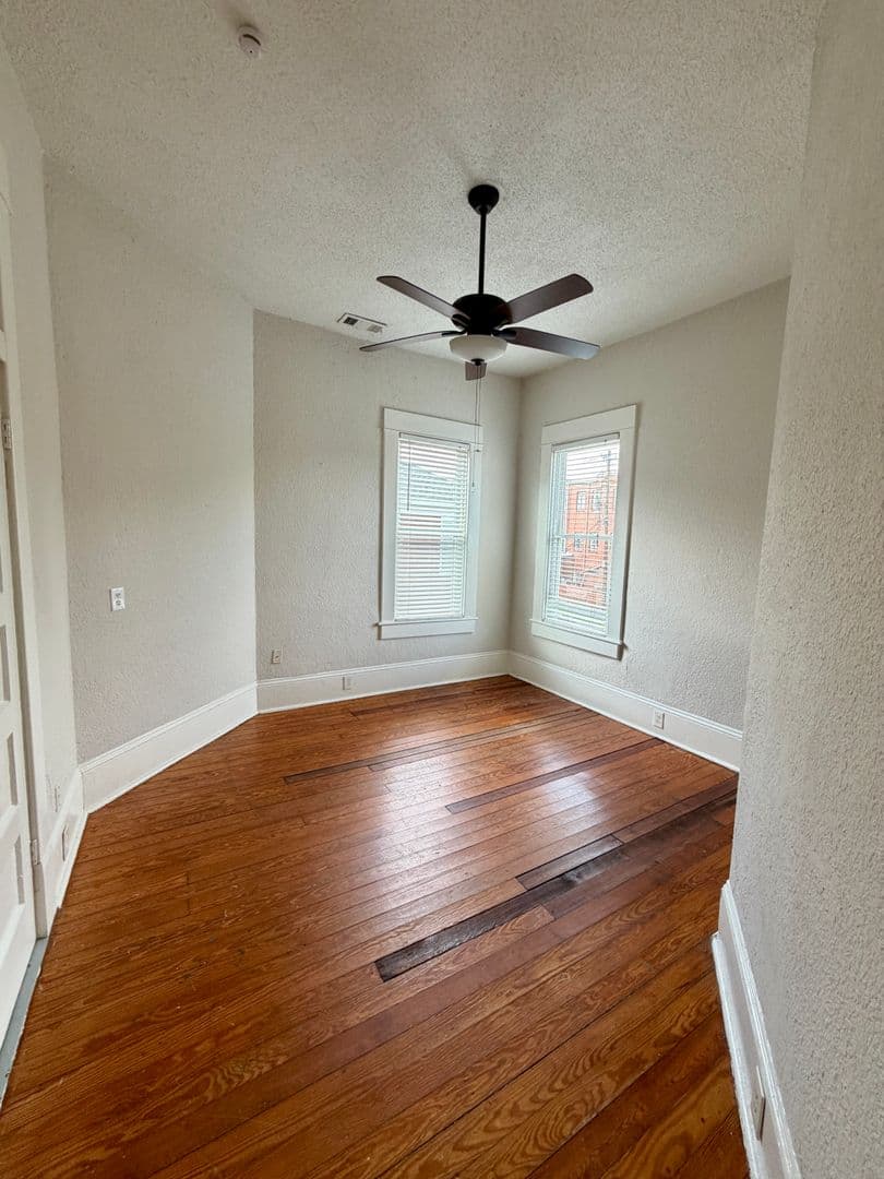 Savannah Apartment: 1016 E Anderson St
