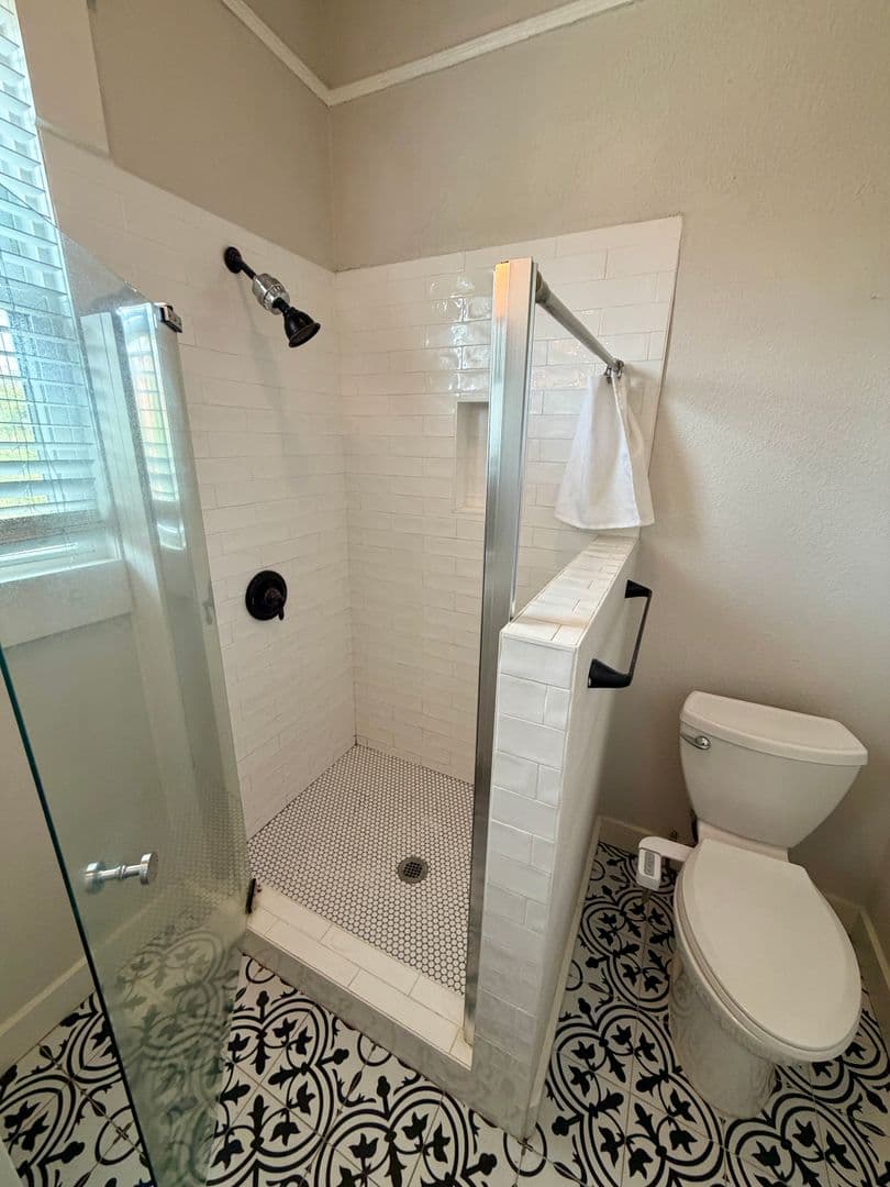 Savannah Apartment: 1016 E Anderson St