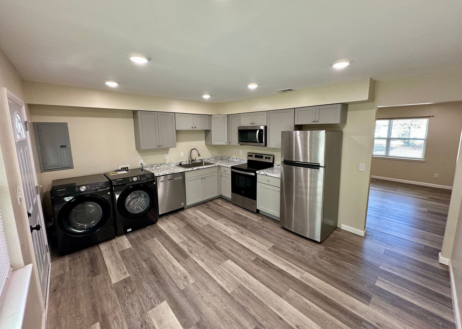 Savannah Apartment: 108 Woodhouse Lane