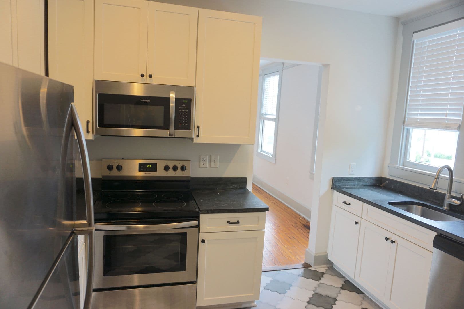 Savannah Apartment: 2411 Habersham St