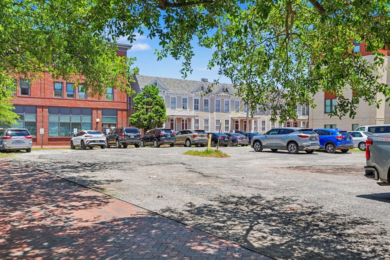 Savannah Condo: 420 Minis St