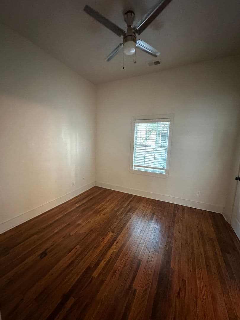 Savannah House: 614 E. Henry Street