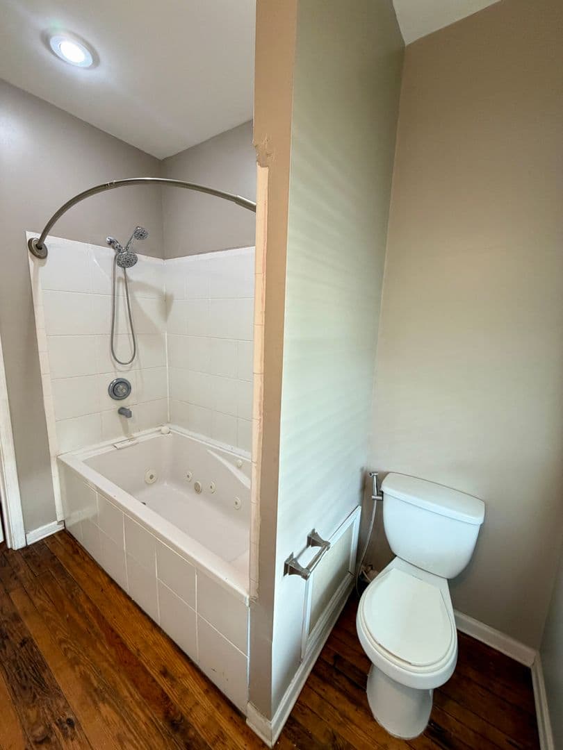 Savannah House: 1502 Price St Unit B