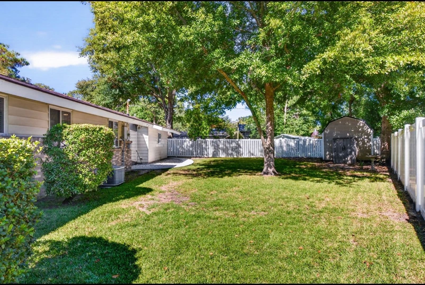 Savannah House: 1 Joyce Ct.